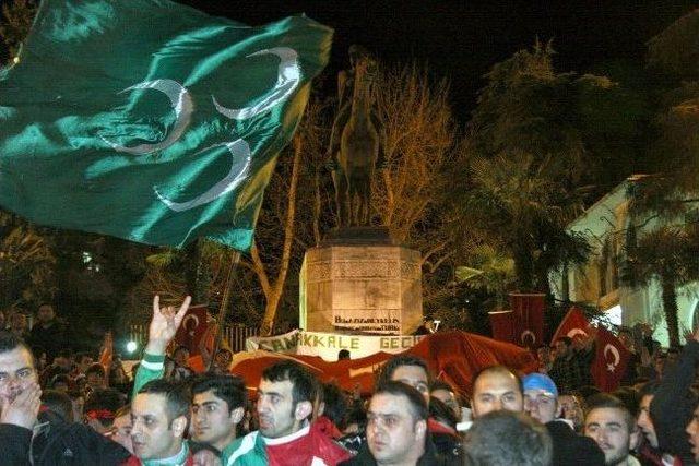 Bursasporlu Taraftarlar Çanakkale Şehitleri İçin Yürüdü 1