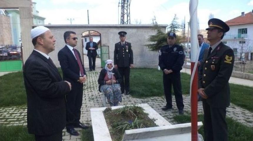 Pazarlar&rsquo;da Şehit Mezarlığına Ziyaret