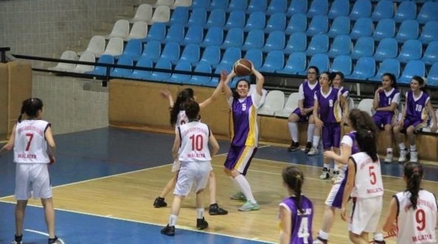 Erzincan Basketbol Grup M&uuml;sabakalarına Ev Sahipliği Yaptı