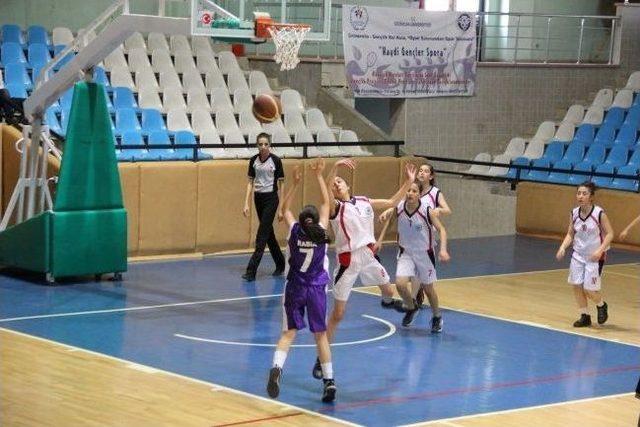 Erzincan Basketbol Grup Müsabakalarına Ev Sahipliği Yaptı