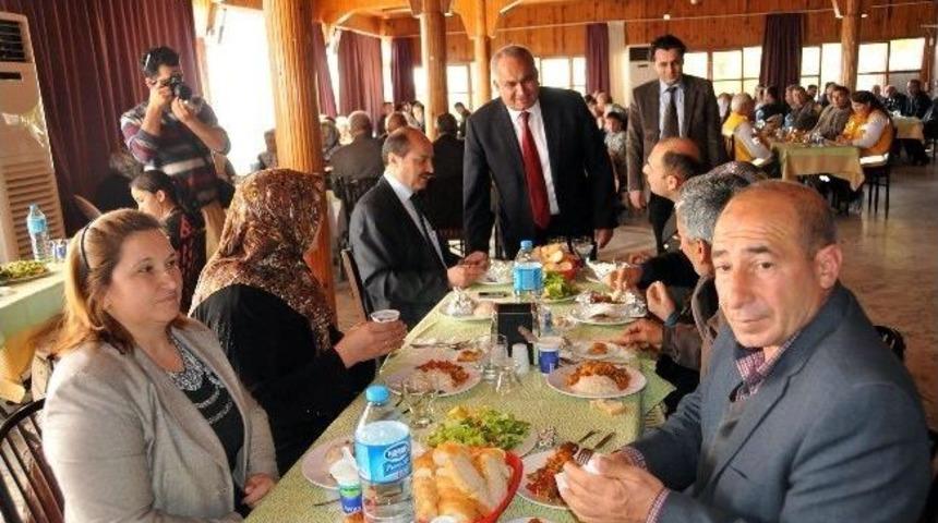 Erdemli Belediyesi&rsquo;nden Şehit Ve Gazi Ailelerine Yemek