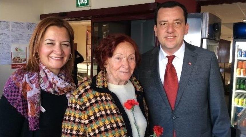 Ak Partili Dereli, Yaşlıların G&ouml;nl&uuml;n&uuml; Aldı