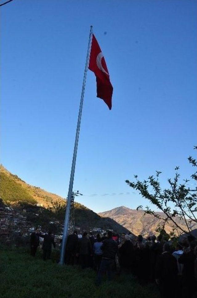 Nazilli Belediyesi&rsquo;nden Işıklar&rsquo;a Dev Bayrak 2