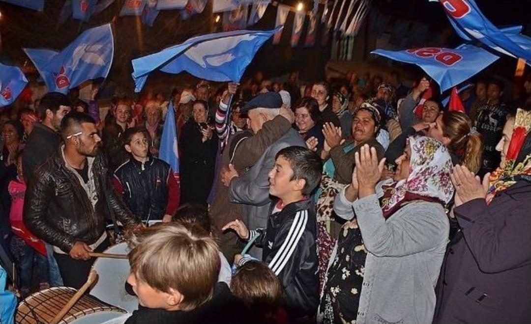 Dsp&rsquo;li Altıparmak &ldquo;dikili&rsquo;de İktidara Y&uuml;r&uuml;yoruz&rdquo;