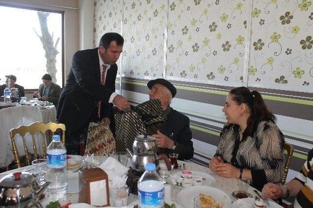 Edirne Huzurevi Sakinlerine Anlamlı Kahvaltı 2