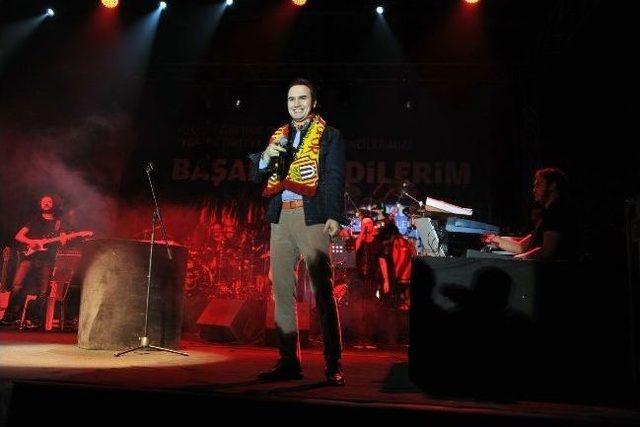 Mustafa Ceceli Konseri İlgi Gördü 1