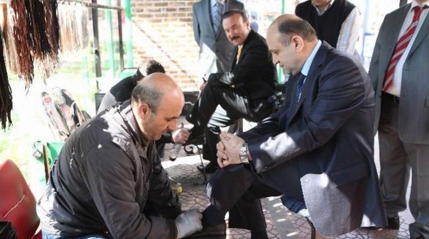 Bakan Işık Esnafı Ziyaret Etti