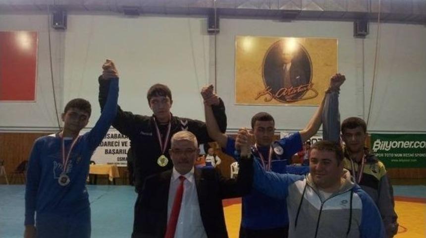 Eskişehirli İşitme Engelli G&uuml;reş&ccedil;i Milli Takıma Se&ccedil;ildi