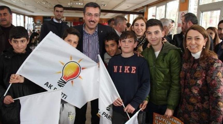 Ak Parti, Yeşilyurt&rsquo;ta Se&ccedil;im &Ccedil;alışması Yaptı