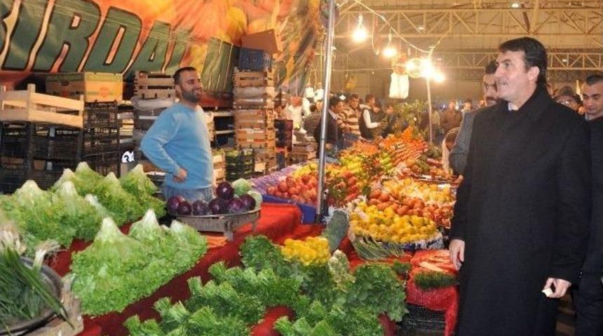 D&uuml;ndar, Se&ccedil;menin Nabzını Pazar Yerlerinde Tutuyor