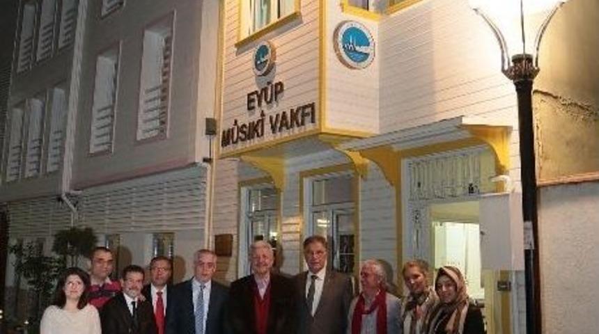 Ey&uuml;p Musiki Cemiyeti'nde M&uuml;zik Sohbeti