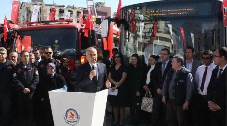 Denizli Belediyesi 18 Yeni Otob&uuml;s&uuml; De Hizmete Sundu