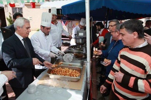 Bozbey Demirci’de Lokma Dağıttı