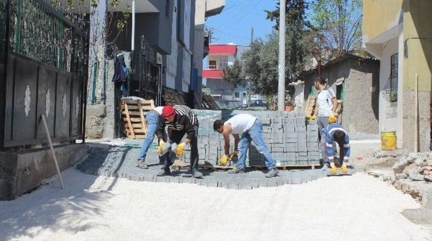 Sarı&ccedil;am'da Yol &Ccedil;alışması Devam Ediyor