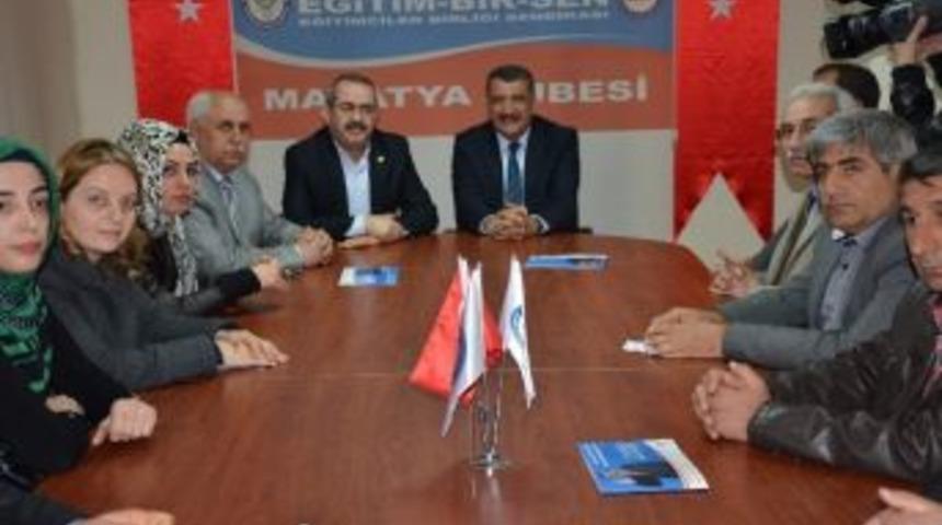 G&uuml;rkan, Memur Sen'i Ziyaret Etti