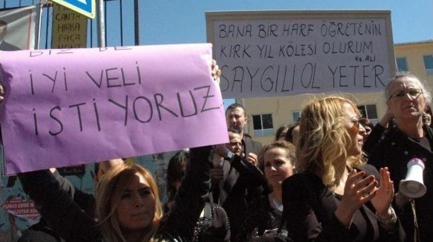&Ouml;ğretmenlerden Şiddete Karşı Eylem
