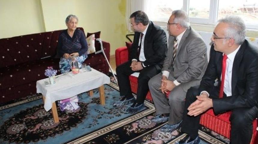 &Ccedil;anakkale &Ccedil;alışma Ve İş Kurumu&rsquo;ndan Huzurevi Ziyareti