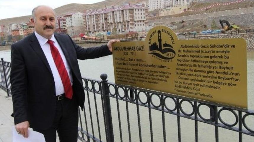 Manevi &Ouml;nderler Ve Tarihi Kimlikler Tanıtılıyor