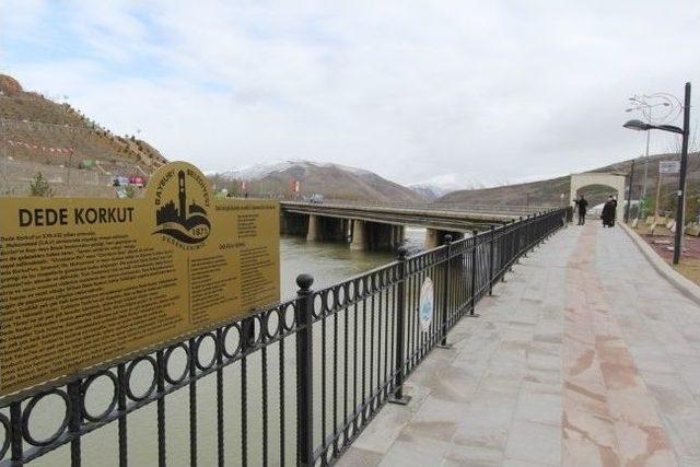 Manevi &Ouml;nderler Ve Tarihi Kimlikler Tanıtılıyor 2