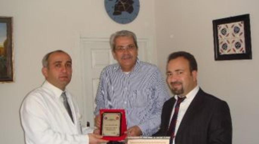 Tıp Fak&uuml;ltesi Hastanesine Bağış