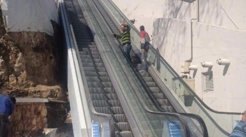 Tophane Yokuşu'ndaki Y&uuml;r&uuml;yen Merdiven Hizmete Başladı