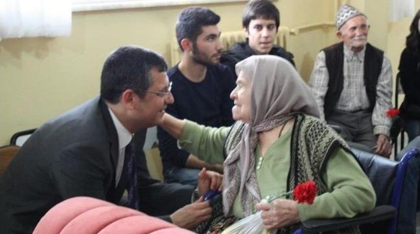 &Ouml;zg&uuml;r &Ouml;zel&rsquo;den Yaşlılara "ikinci Bahar K&ouml;y&uuml;" M&uuml;jdesi