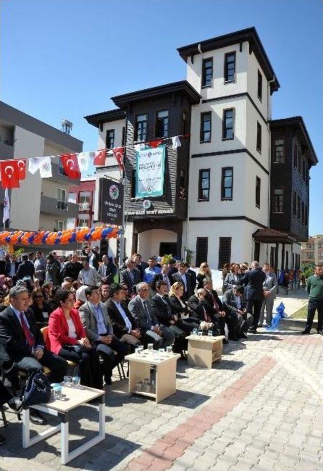 Orhan Gazi Semt Konağı Hizmete Açıldı