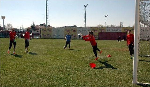 Eskişehirspor, &Ccedil;aykur Rizespor Ma&ccedil;ının Hazırlıkları S&uuml;rd&uuml;r&uuml;yor 1