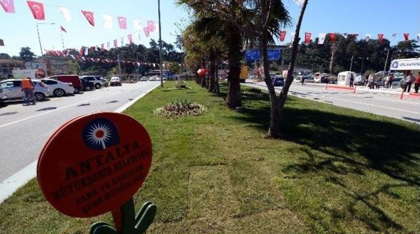 Aksu İsmail Ogan Caddesi T&ouml;renle Hizmete A&ccedil;ıldı