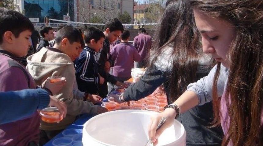 &Ouml;ğrencilere &Ccedil;anakkale Men&uuml;s&uuml;