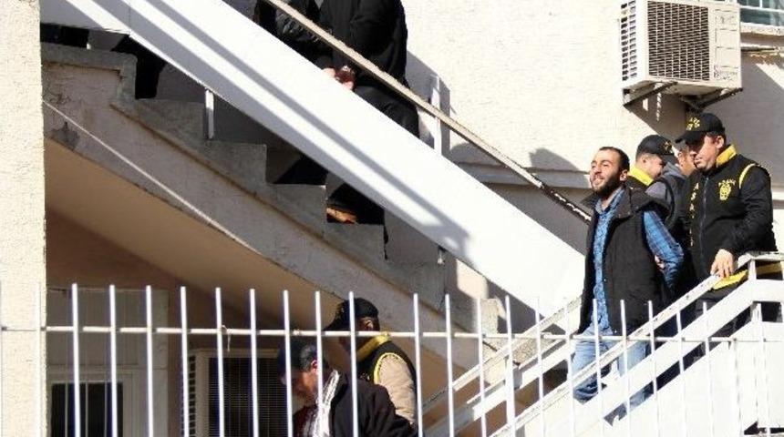 İşten &Ccedil;ıkaran Patronlarını Gasp Ettiler