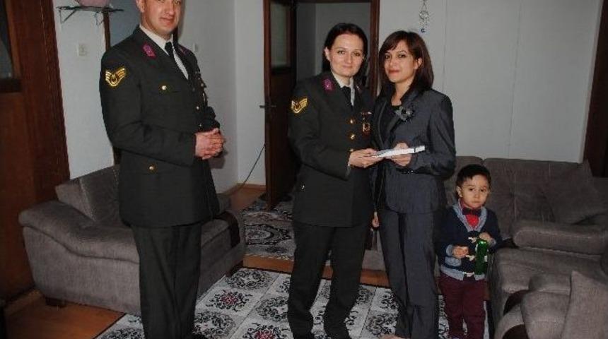 Jandarmadan Şehit Ailelerine Ziyaret