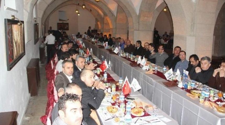 Gine B&uuml;y&uuml;kel&ccedil;isinden İşadamlarına Yatırım &Ccedil;ağrısı