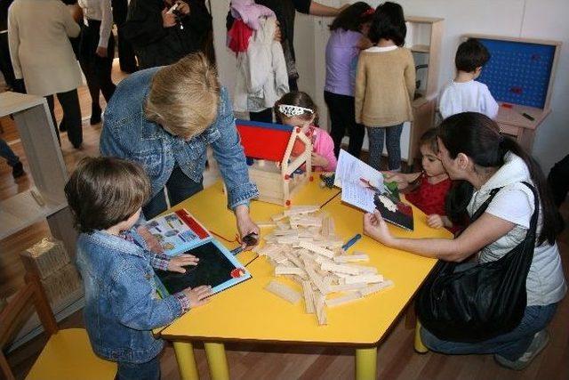 Türkiye’nin İlk İnteraktif Çocuk Kütüphanesi Kadıköy’de Açıldı