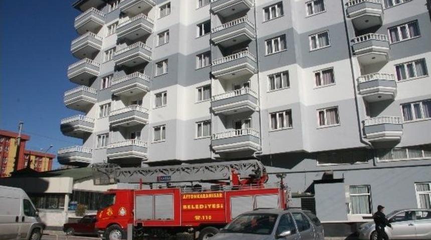 Kız &Ouml;ğrenci Yurdunda Korkutan Yangın