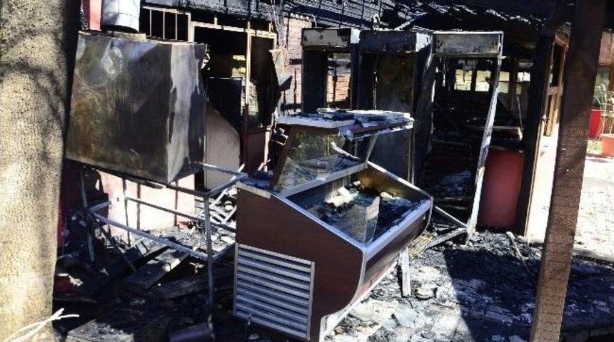 Gazinoda &Ccedil;ıkan Yangın S&ouml;nd&uuml;r&uuml;ld&uuml;