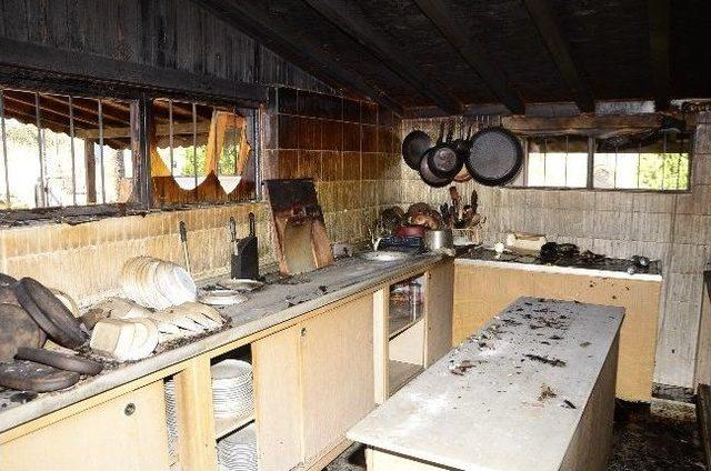 Gazinoda &Ccedil;ıkan Yangın S&ouml;nd&uuml;r&uuml;ld&uuml; 1