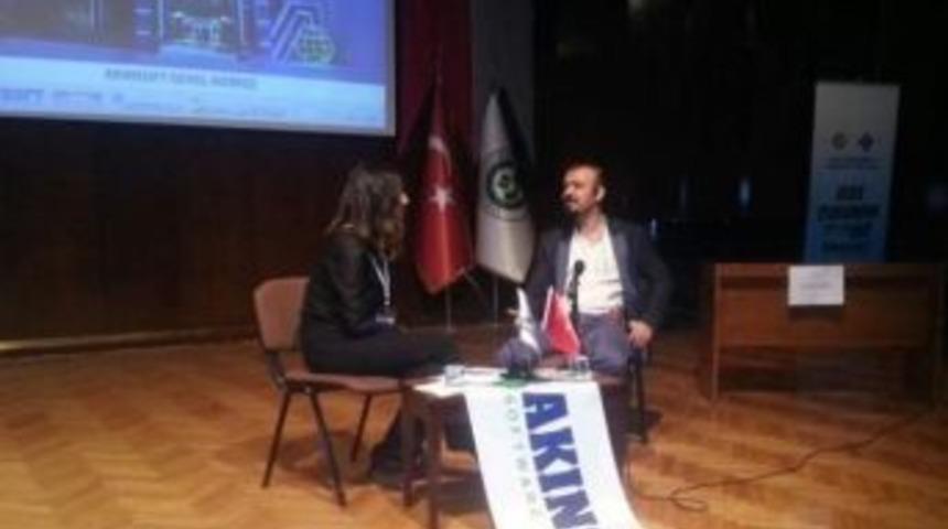 &Ouml;zg&uuml;r Akın, &Ccedil;ukurova &Uuml;niversitesi&rsquo;nde S&ouml;yleşiye Katıldı