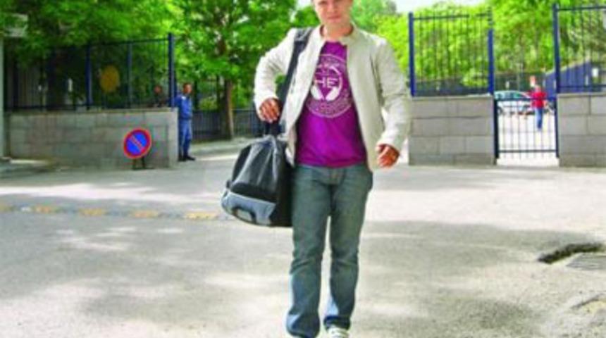 &Uuml;nl&uuml;ler askerliklerini nerede yaptı?