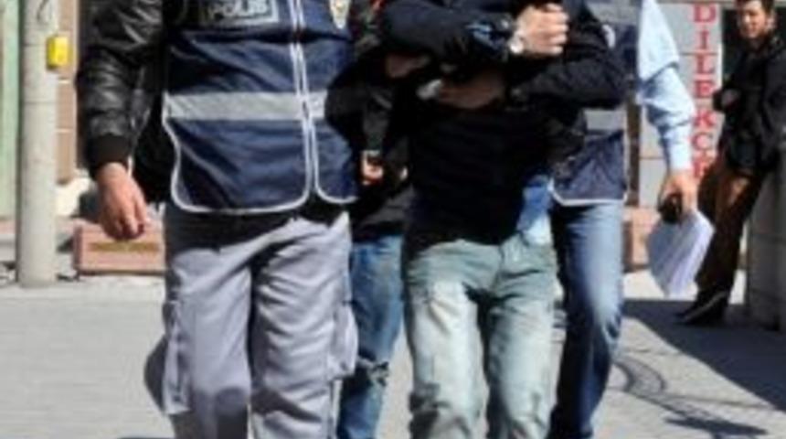 Dolmuşu Soyan 3 Ş&uuml;pheli Yakalandı