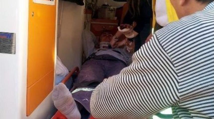 Beton Mikseri Devrildi, S&uuml;r&uuml;c&uuml; 2,5 Saat Ecel Terleri D&ouml;kt&uuml;