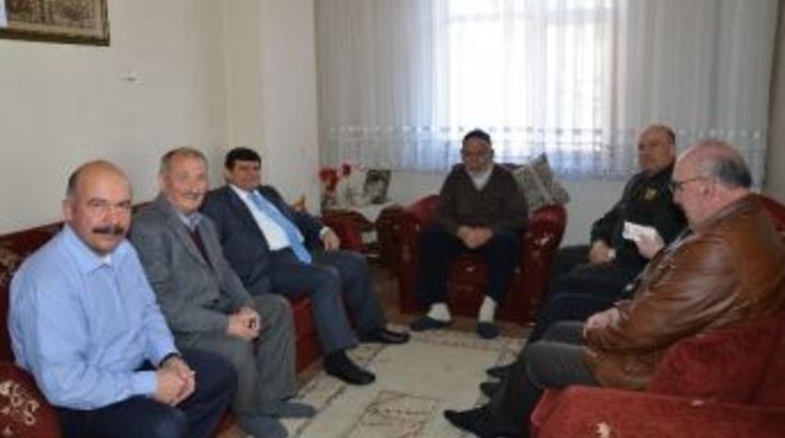 Vali Mayda Kore Gazisini Evinde Ziyaret Etti