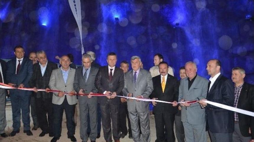 T&uuml;rkiye&rsquo;nin En B&uuml;y&uuml;k Yapay Şelalerinden Biri Kocaeli&rsquo;de A&ccedil;ıldı