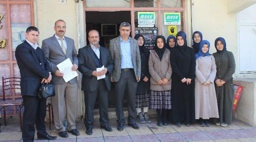 Lise &Ouml;ğrencilerinden Suriyelilere Yardım