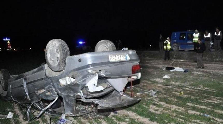 Otomobil Takla Attı: 1 &Ouml;l&uuml;, 4 Yaralı