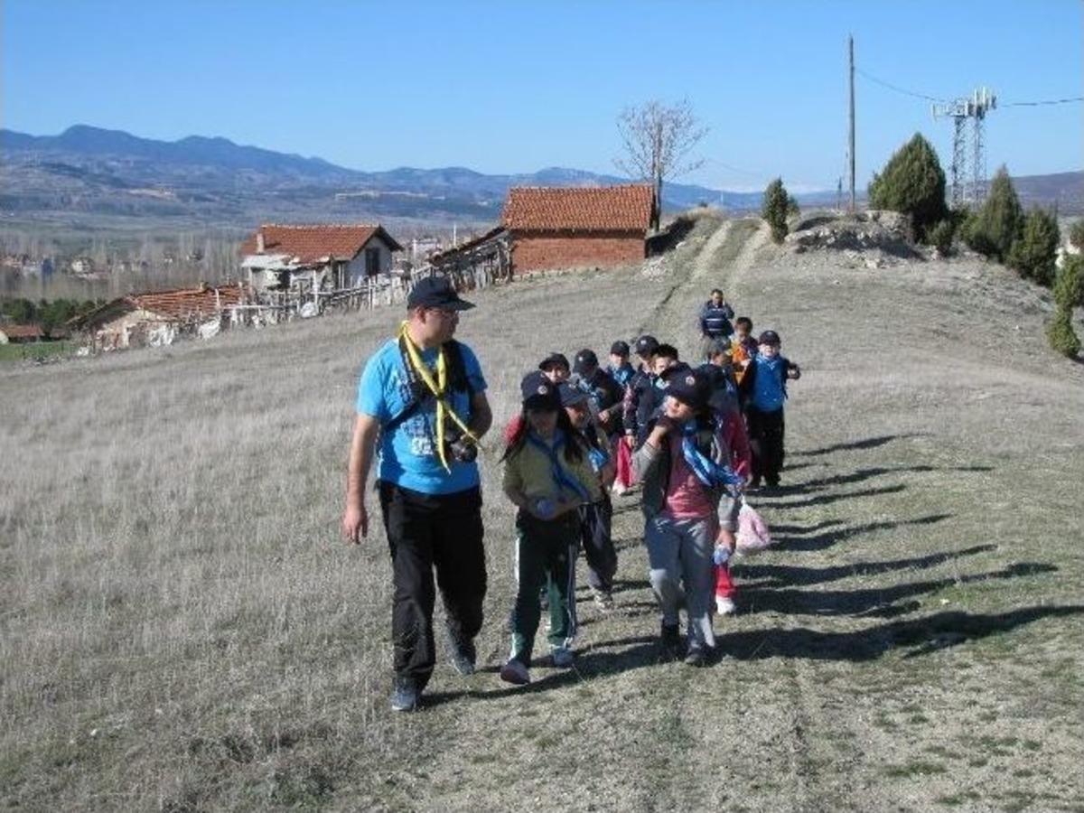 Hisarcık Atat&uuml;rk İlkokulu Yavrukurt İzci &Uuml;nitesinden Doğa Y&uuml;r&uuml;y&uuml;ş&uuml;