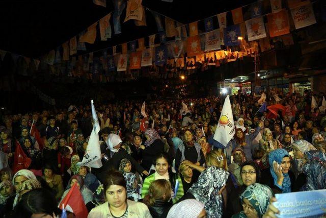 Bakan Çelik'ten CHP Seçim Bürosuna Sürpriz Ziyaret