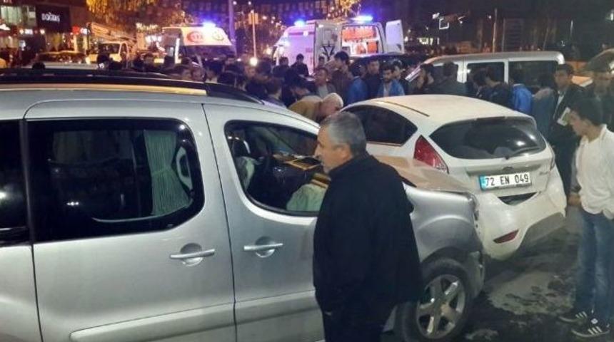 Batman&rsquo;da Kaza: 2 Yaralı