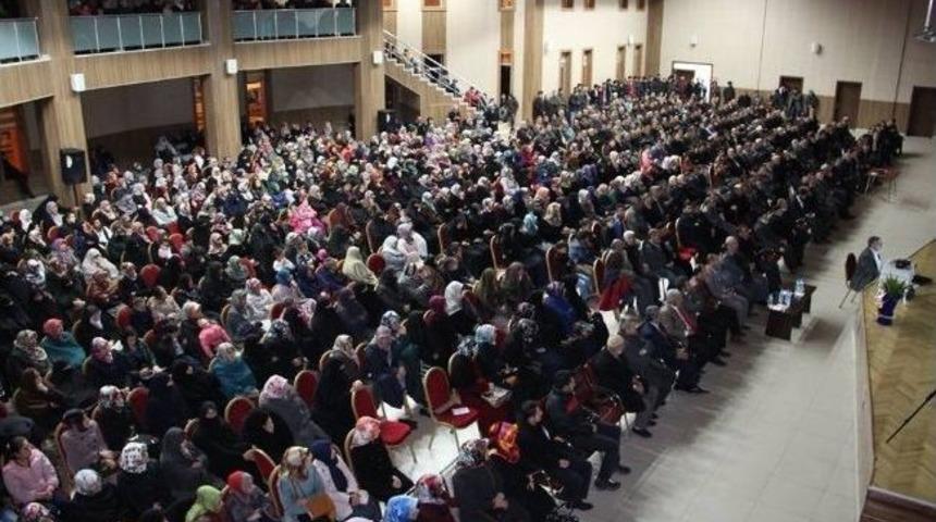 Oltu Birlik Beraberlik Eğitim Yardımlaşma Ve Dostluk Vakfı &Ccedil;anakkale Şehitleri&rsquo;ni Andı