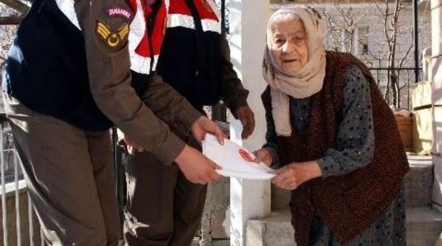 Jandarma Yaşlıları Unutmadı